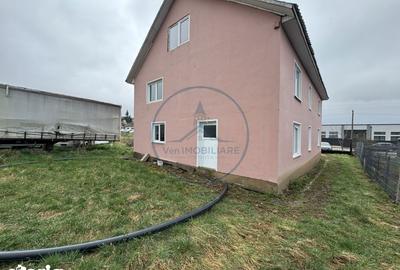 Casă cu 5 camere cu Teren 1500 Mp în Industrială - 4