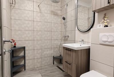 Apartament cu 3 camere semidecomandat în Berceni - 2