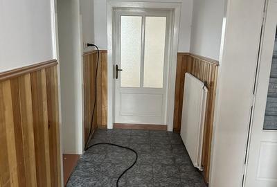 Casă cu 5 camere cu Teren 1000 Mp în Solovăstru - 8