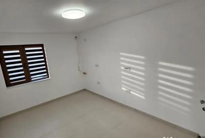 Casă cu 3 camere cu Teren 1720 Mp în Băicoi - 3