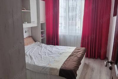 Apartament cu 3 camere semidecomandat în Central - 1