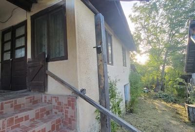 Casă cu 3 camere cu Teren 2000 Mp în Rătez - 2