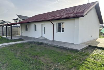 Casă cu 3 camere cu Teren 358 Mp în Joița - 1