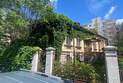 Casă individuală cu 8 camere cu Canalizare în Moșilor - 2