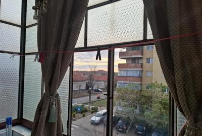 Apartament cu 3 camere semidecomandat în Central - 3