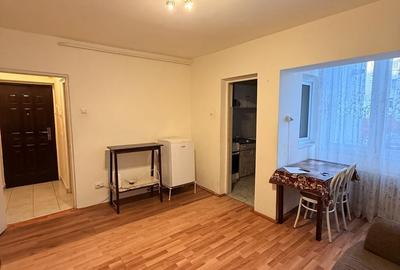 Garsonieră decomandată în Exterior Vest