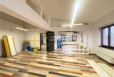 Piata Unirii | Cladire moderna | Versatila | Curte - 24