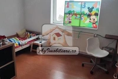 Casă cu 3 camere în Eroii Revoluției - 1