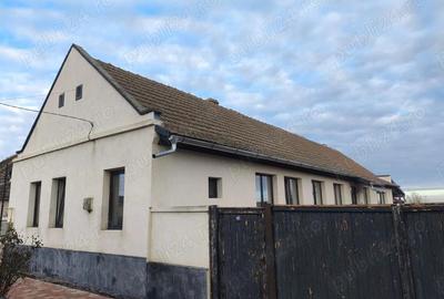 Casa de vanzare in Sannicolau Mare renovata modern - 5