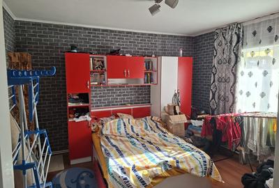 Casă individuală cu 6 camere cu Canalizare în Castelu - 12