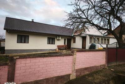 Casă cu 3 camere cu Teren 900 Mp în Central - 2