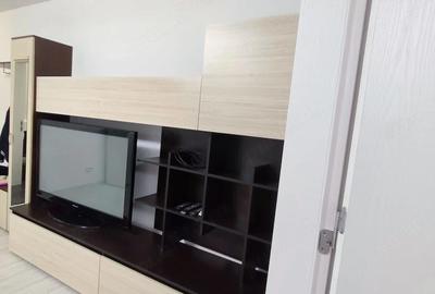 Apartament cu 2 camere semidecomandat în Roșu
