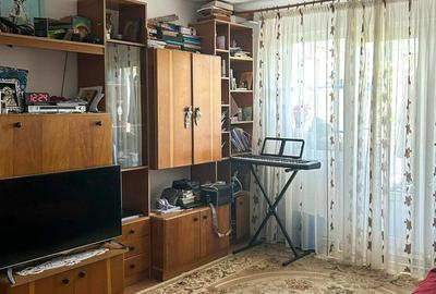 Apartament cu 3 camere semidecomandat în Păcurari