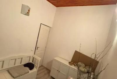 Apartament cu 3 camere semidecomandat în Progresul - 9