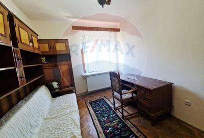 Casa / Vila  str. Ana Ipatescu S+P+1 , 5 camere , teren - 252 mp - 3