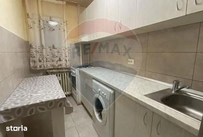 Apartament cu 3 camere semidecomandat, mobilat în Șega
