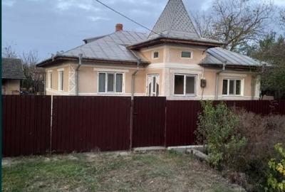 Casă cu 5 camere de vânzare in Sintești, Comuna Boranesti, Judetul Ialomita