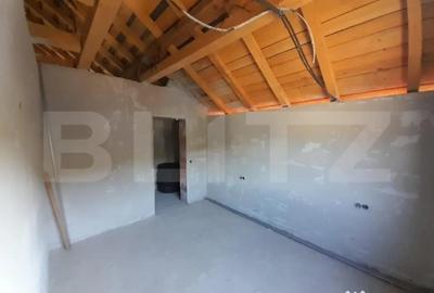 Casă cu 5 camere cu Teren 700 Mp în Viișoara - 1