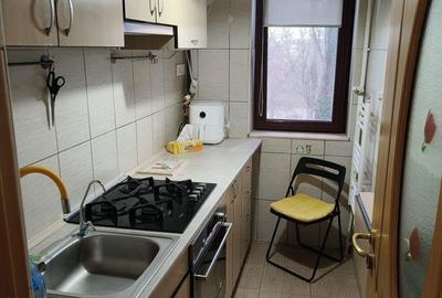 Apartament cu 3 camere semidecomandat, mobilat în Brotăcei - 6