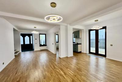 Casă cu 5 camere cu Canalizare în Central - 10