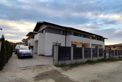 Duplex cu 5 camere cu Teren 250 Mp în Florești - 1