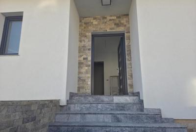 Casă cu 4 camere cu Canalizare în Șelimbăr - 2