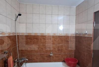 Apartament 2 camere , cu 2 balcoane ?i pivni?a , zona Micr - 2