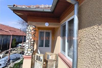 Casă cu 3 camere semidecomandat cu Teren 844 Mp în Pietroasele - 10