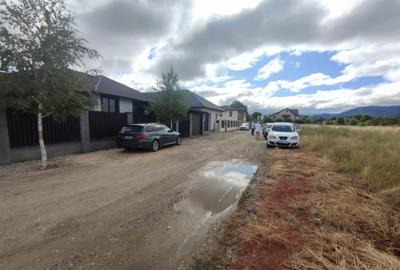 Teren de 3000 mp, în Ghimbav - 1