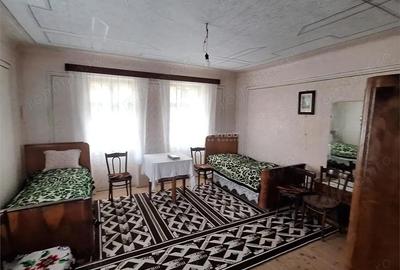 Casă cu Teren 4636 Mp în Central - 18