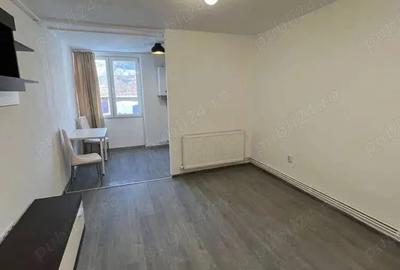 Garsonieră decomandată în Central - 3