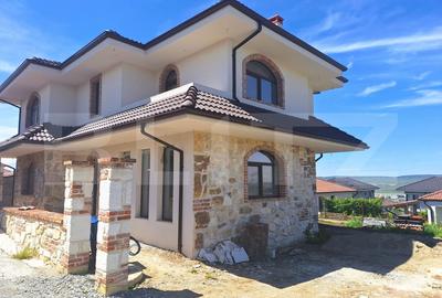 Casă individuală cu 4 camere cu Teren 450 Mp în Dezmir - 1