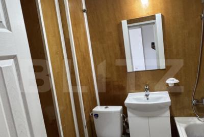 Garsoniera 30 mp, zona 9 Mai - 4