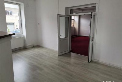 Casă cu 5 camere cu Teren 123 Mp în Reghin