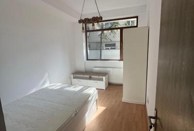 Apartament cu 3 camere decomandat în Obor