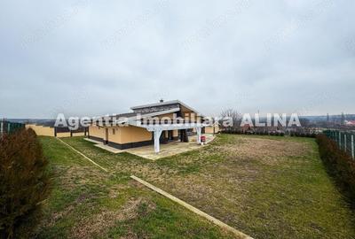 Casă cu 4 camere în Central - 1