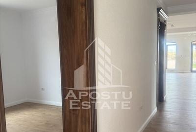 Casă cu 4 camere cu Teren 585 Mp în Ghiroda