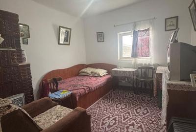 Casă cu 3 camere în Uiești - 10
