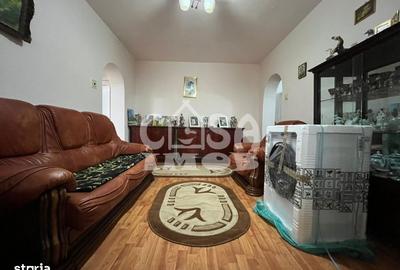 Apartament cu 3 camere semidecomandat în Micro 8 - 1