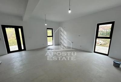 Casă cu 3 camere cu Teren 752 Mp în Cornești - 1