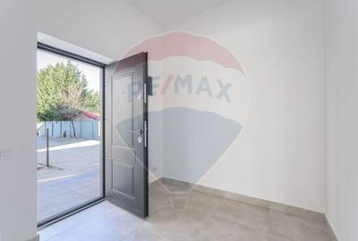 Vila superba Cernica | vedere la padure si lac | finisaje moderne - 3