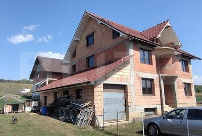 Casa la rosu,200mp,2 nivele,500 mp teren imprejmuit,zona Sigmir - 2