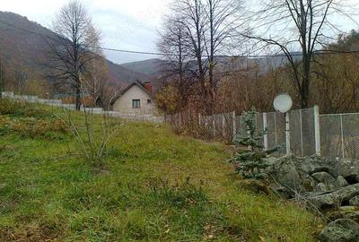 Teren de 2700 mp, în Central - 10