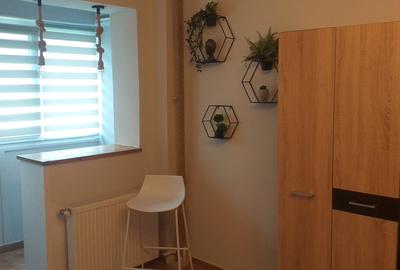 Garsonieră semidecomandată în Titan