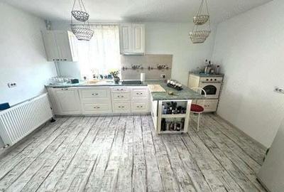 Casa S+P+1E+M pe un teren de 1430 mp in Coteana - 2