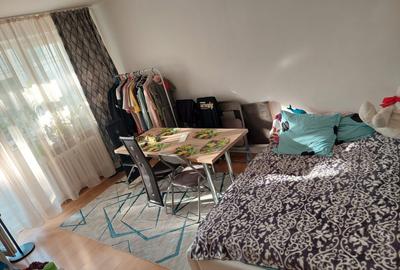 Vanzare apartament 3 camere Giurgiului - 2
