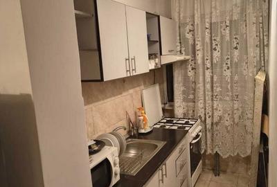 Apartament cu 2 camere semidecomandat în Radu Negru