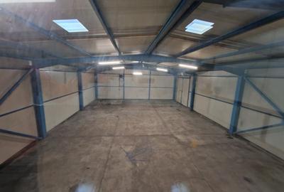 Spațiu industrial, de 350 mp, în Est