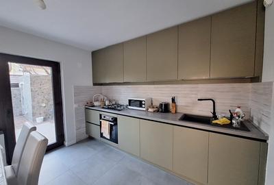 Cartierul Latin, Ghencea, Vila Noua P+1,  230 mp. 5 camere, curte 350mp, parcare - 3