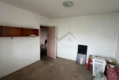 Apartament cu 2 camere semidecomandat în Podu Roș - 1